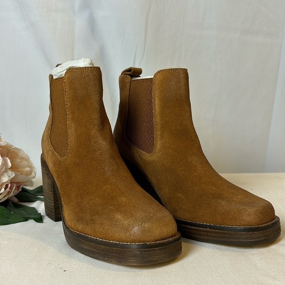 Diba Womens Sereta Suede Ankle Bootie in Cognac Brown Size 9 NWOB